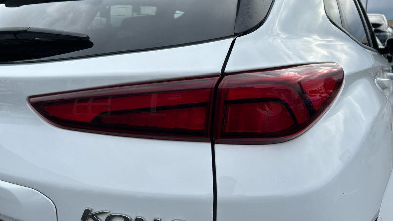 Hyundai KONA 150kW Premium 64kWh 5dr Auto Electric Hatchback